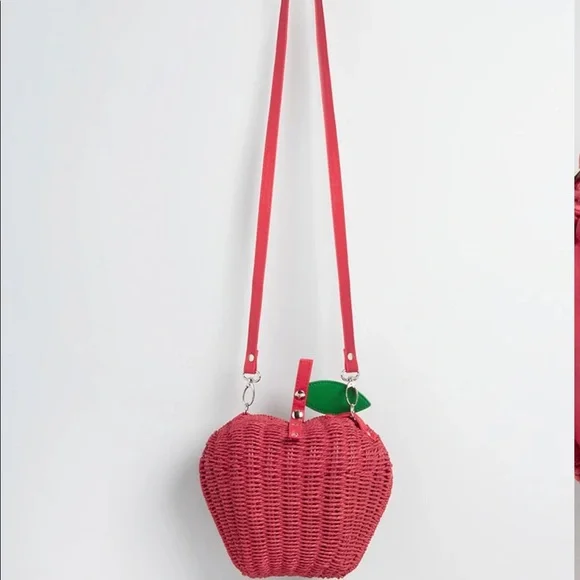 NWT Sold Out! Stunning straw Apple hard shell bag - Picture 4 of 6